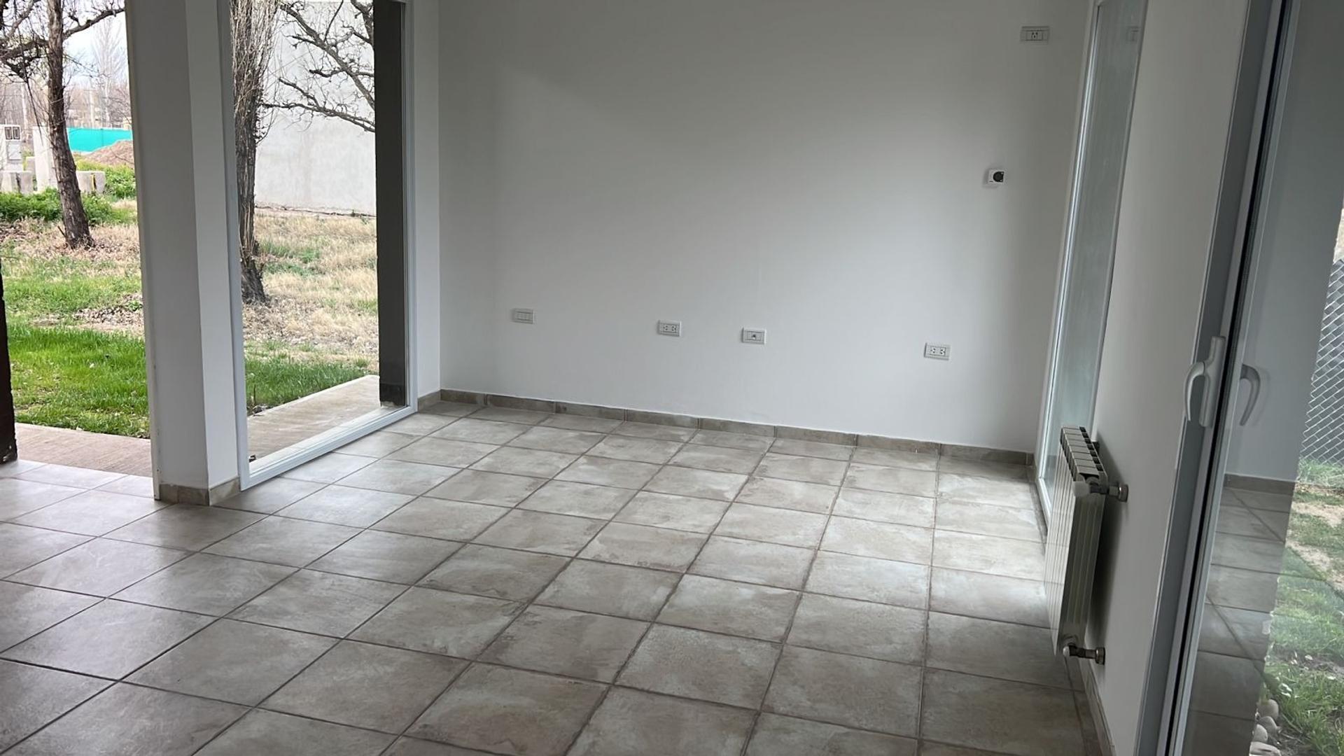 Casa en Venta en Plottier, USD 280.000