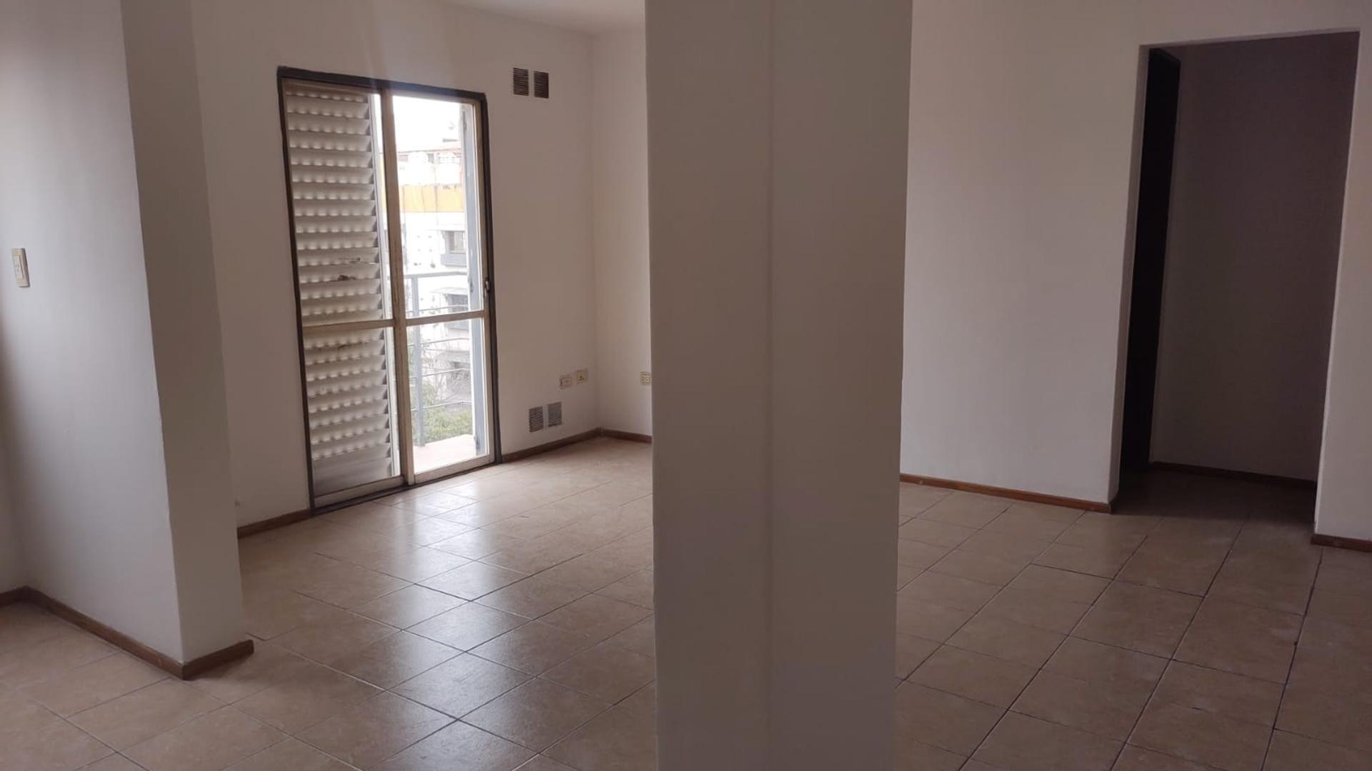 VENTA DEPARTAMENTO 2 DORMITORIOS B.º ALBERDI BALCON