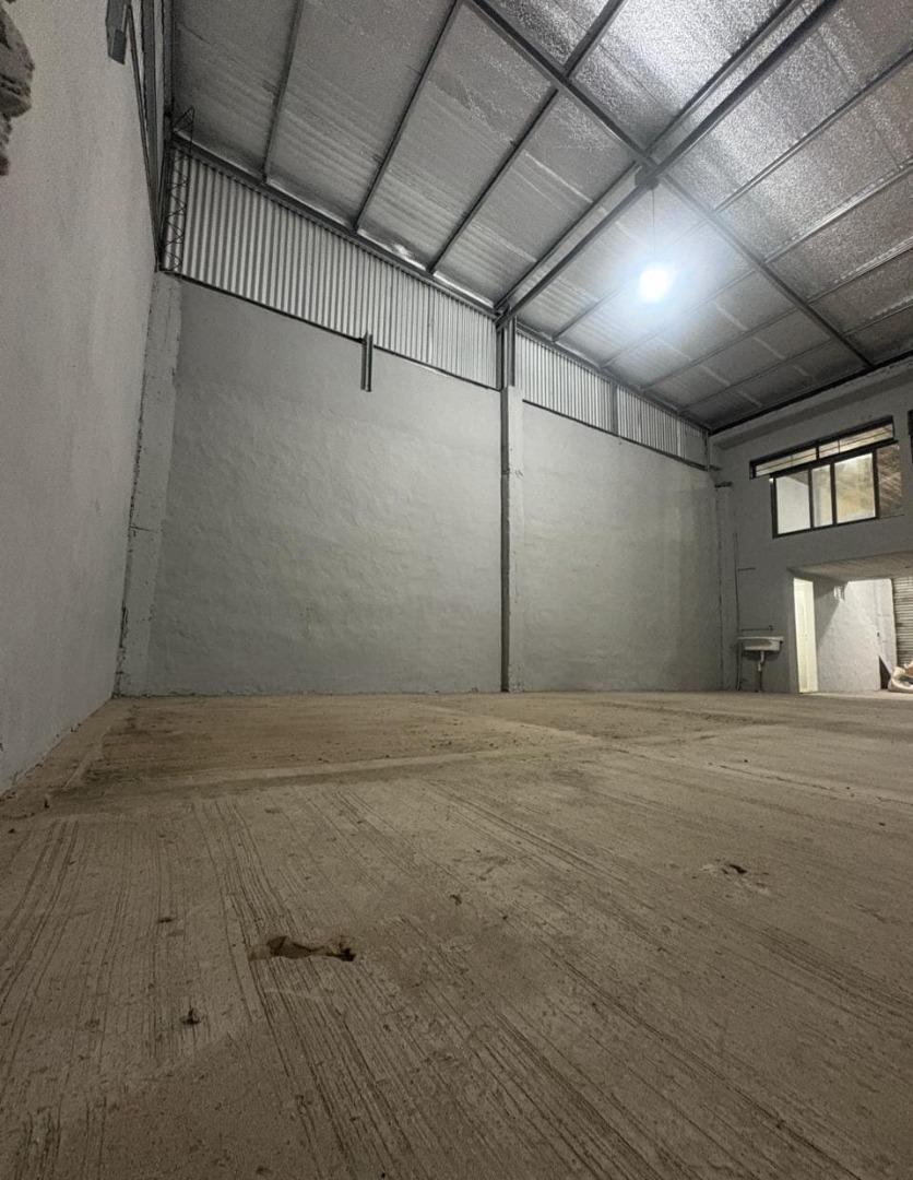 GALPÓN EN ALQUILER- MERLO