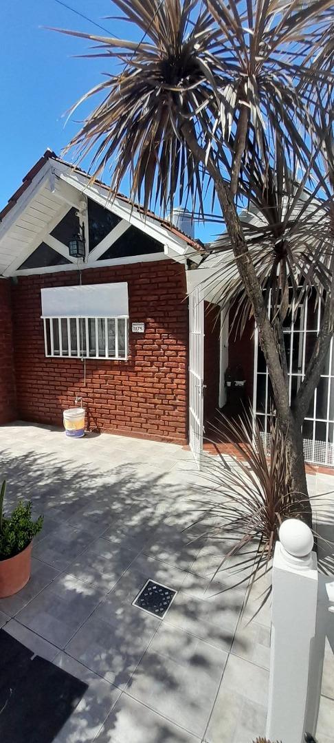 Casa 3 ambientes con 2 baños