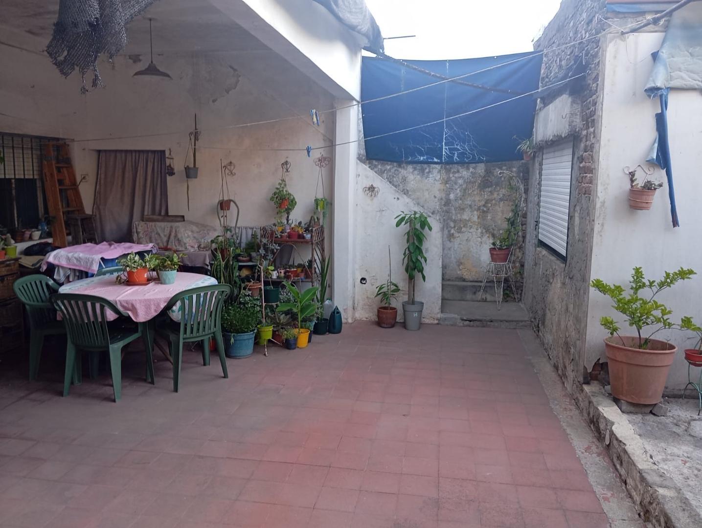 CASA 3 AMBIENTES CON JARDIN Y TERRAZA