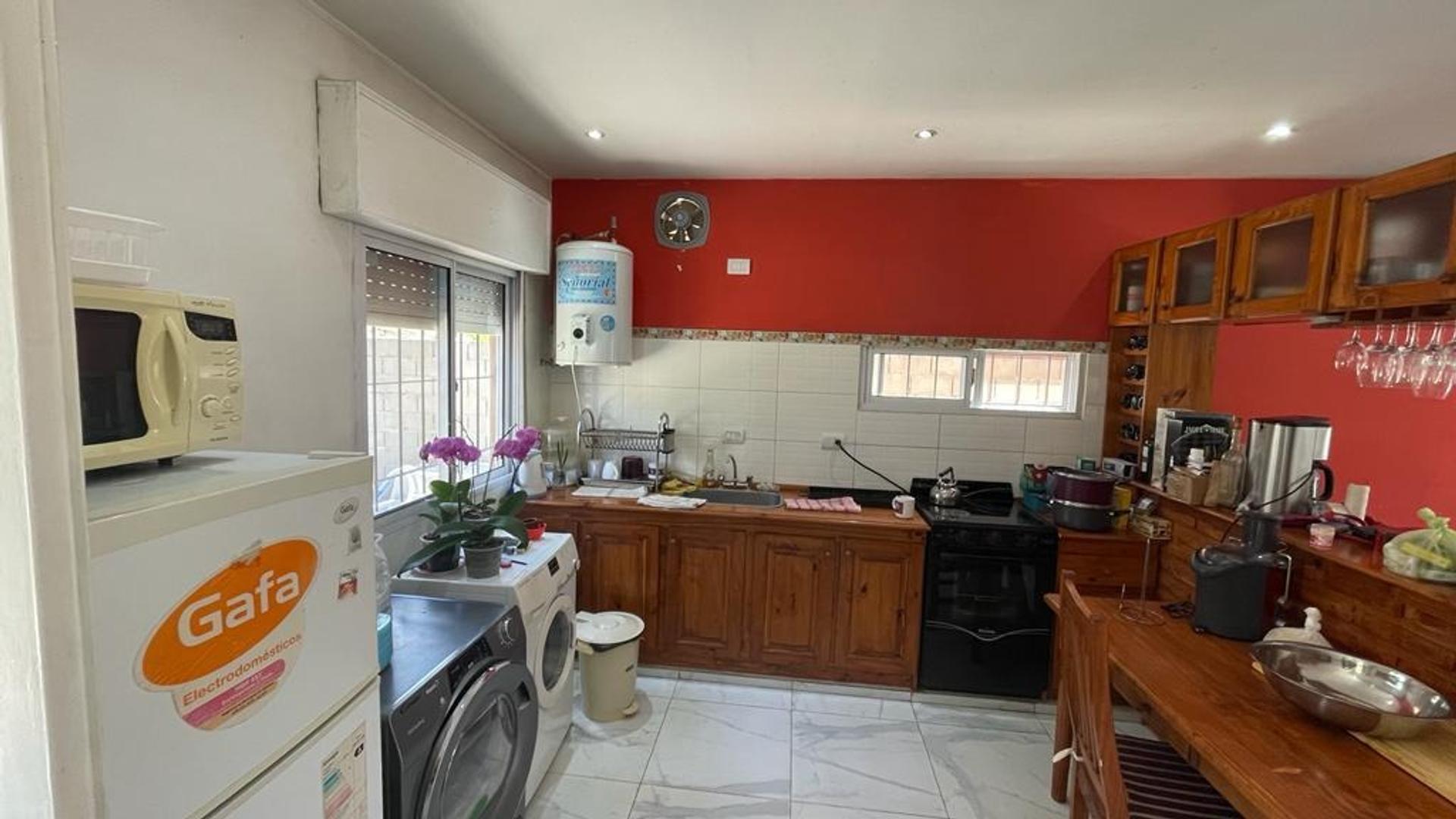 Casa en Venta con 3 cocheras