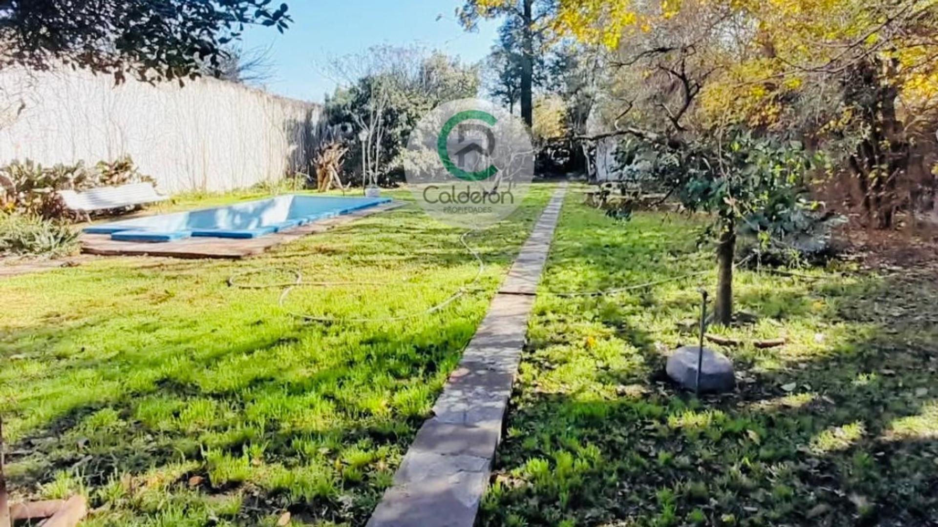 Casa en Venta con 4 cocheras