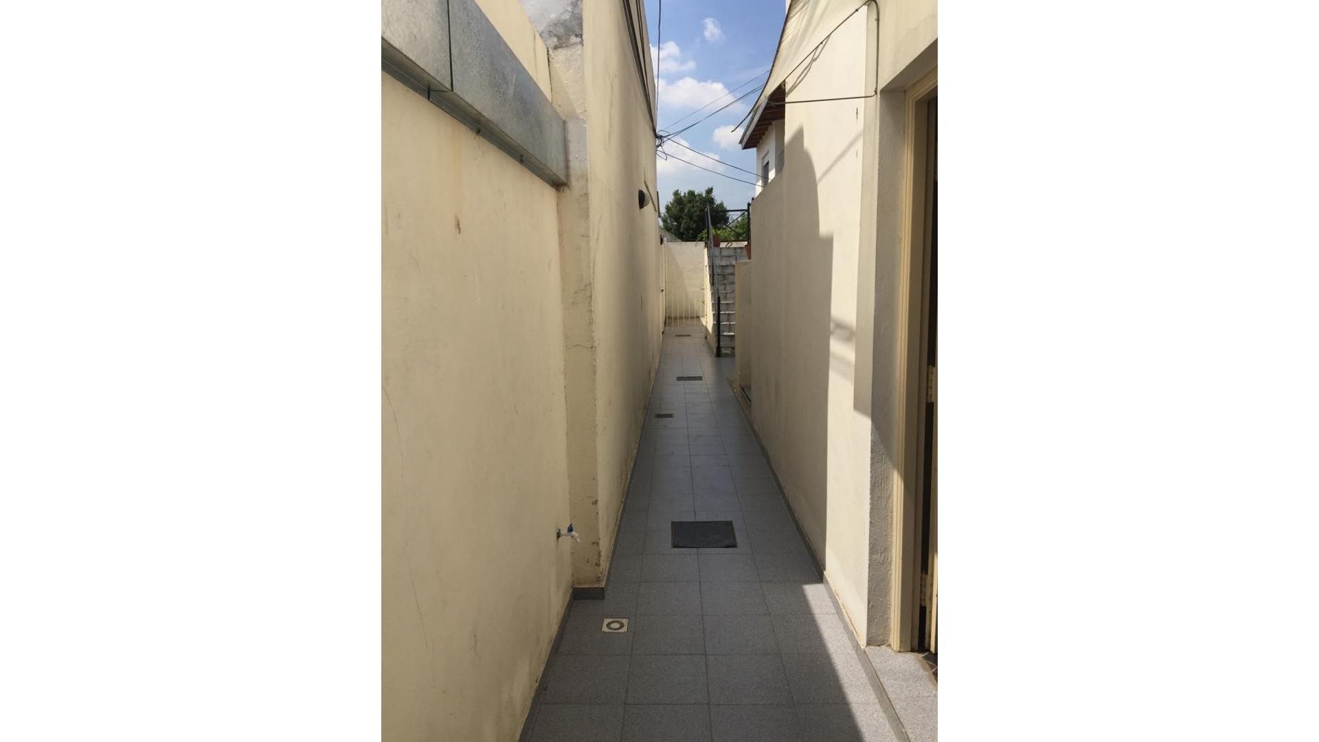 Depto Tipo Casa en Venta de 4 ambientes
