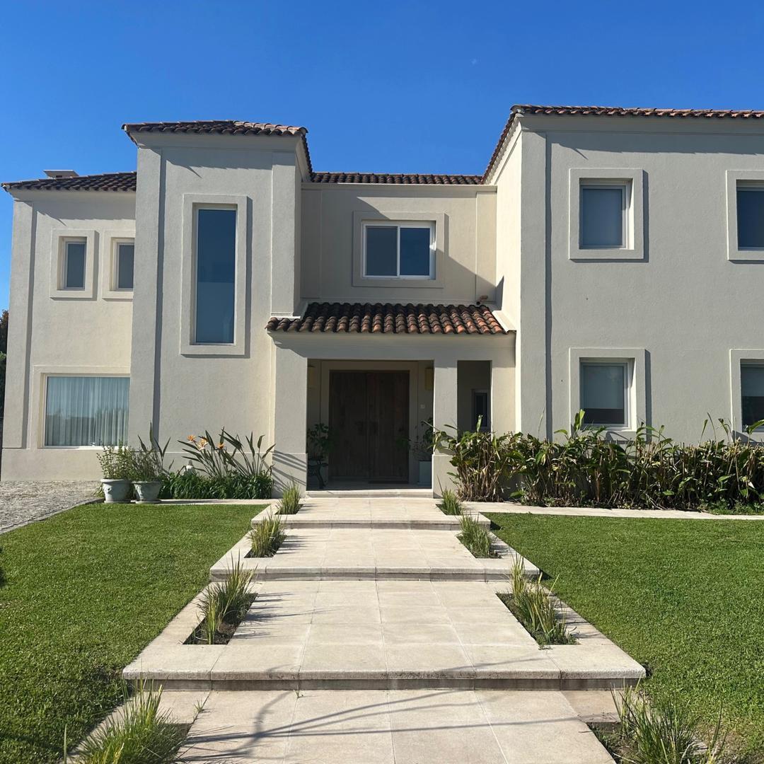 Casa en Alquiler temporal Barrio Barbarita lote interno