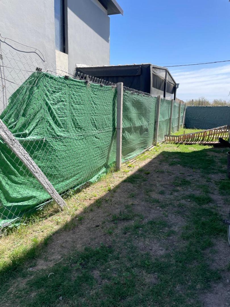 Casa en Alquiler con 2 cocheras