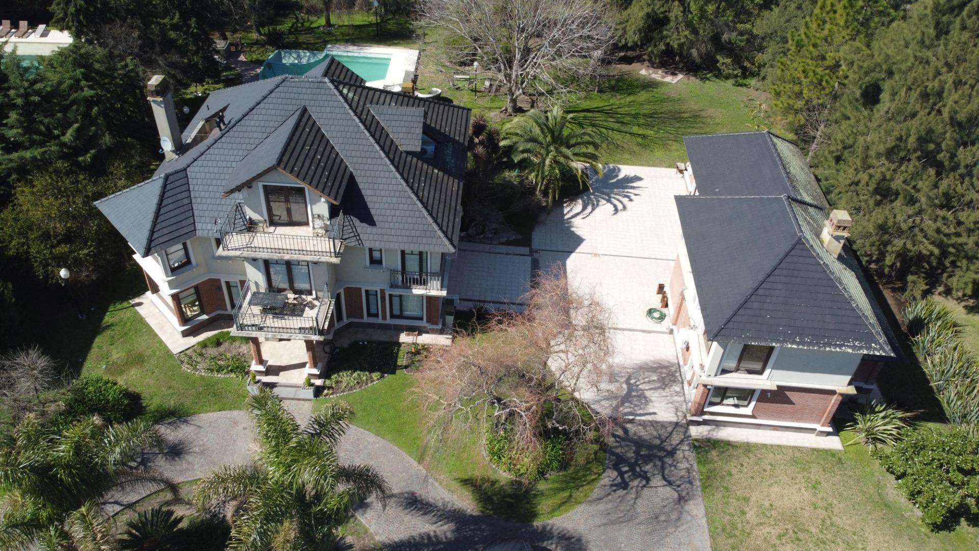 Casa en Venta con 5 cocheras