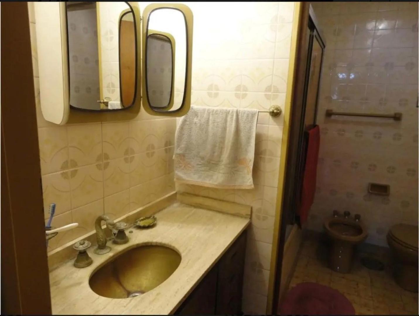 Chalet De Categoría En Villa Sarmiento