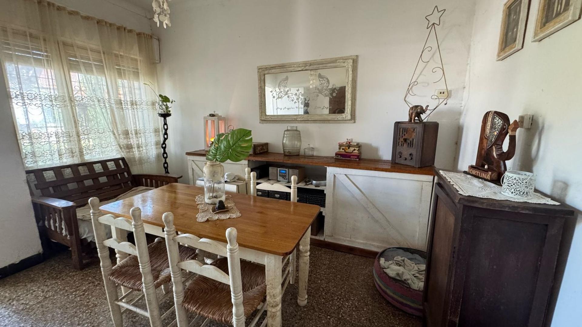 Casa en Venta con 1 cochera