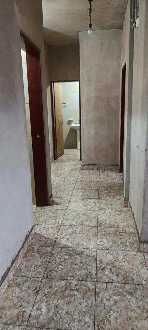 Monte Egmont 1681 , Piso 1