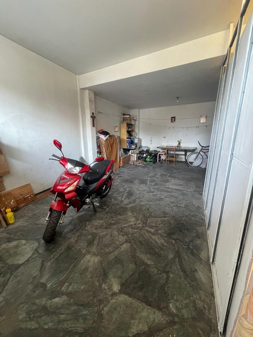 Carabobo 2725 , Piso 1