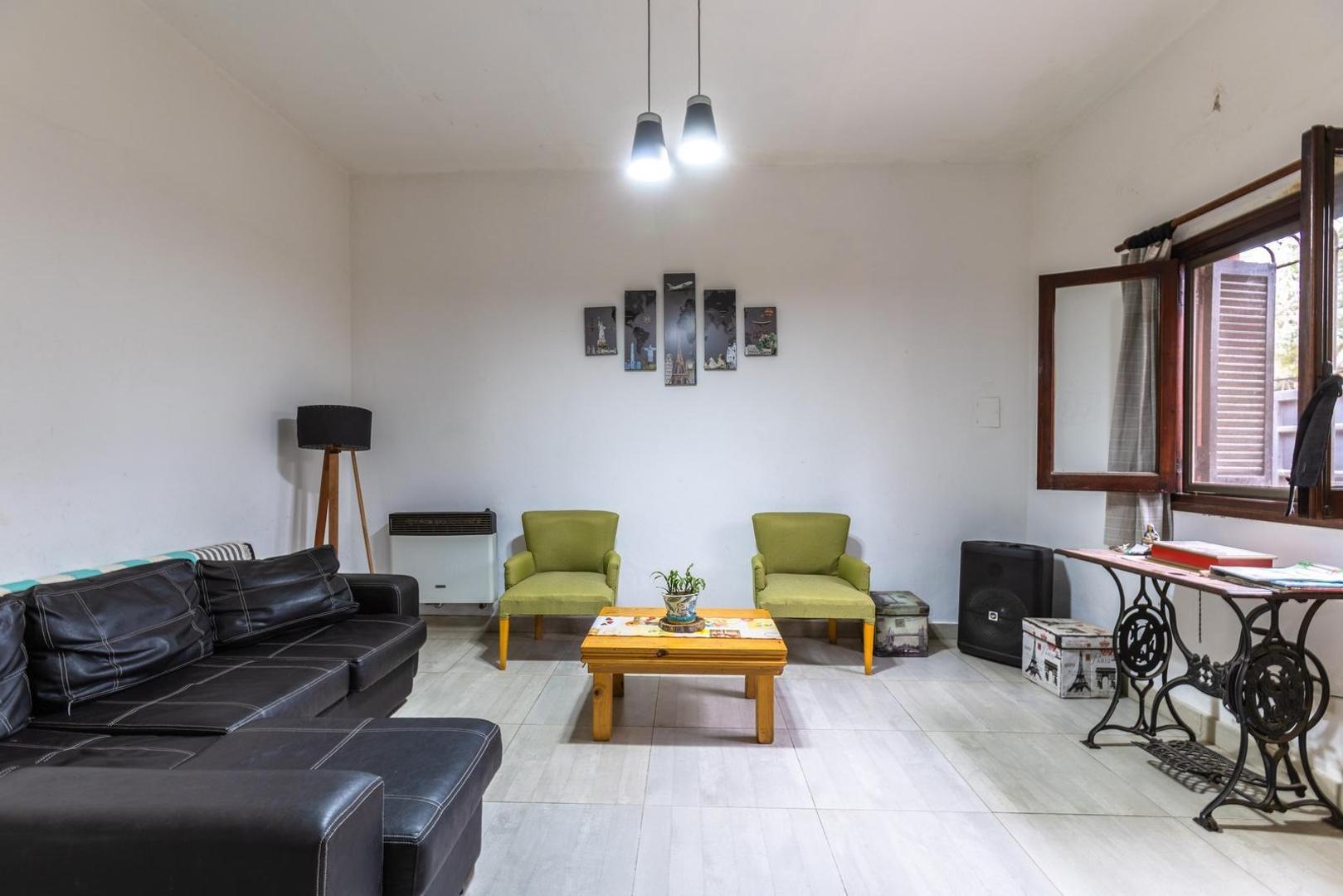 Casa 5 ambientes con 3 baños