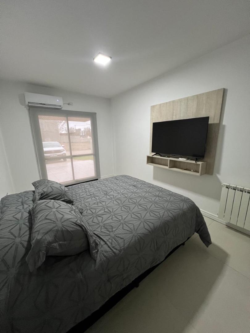 Casa en Alquiler Temporal con 1 cochera