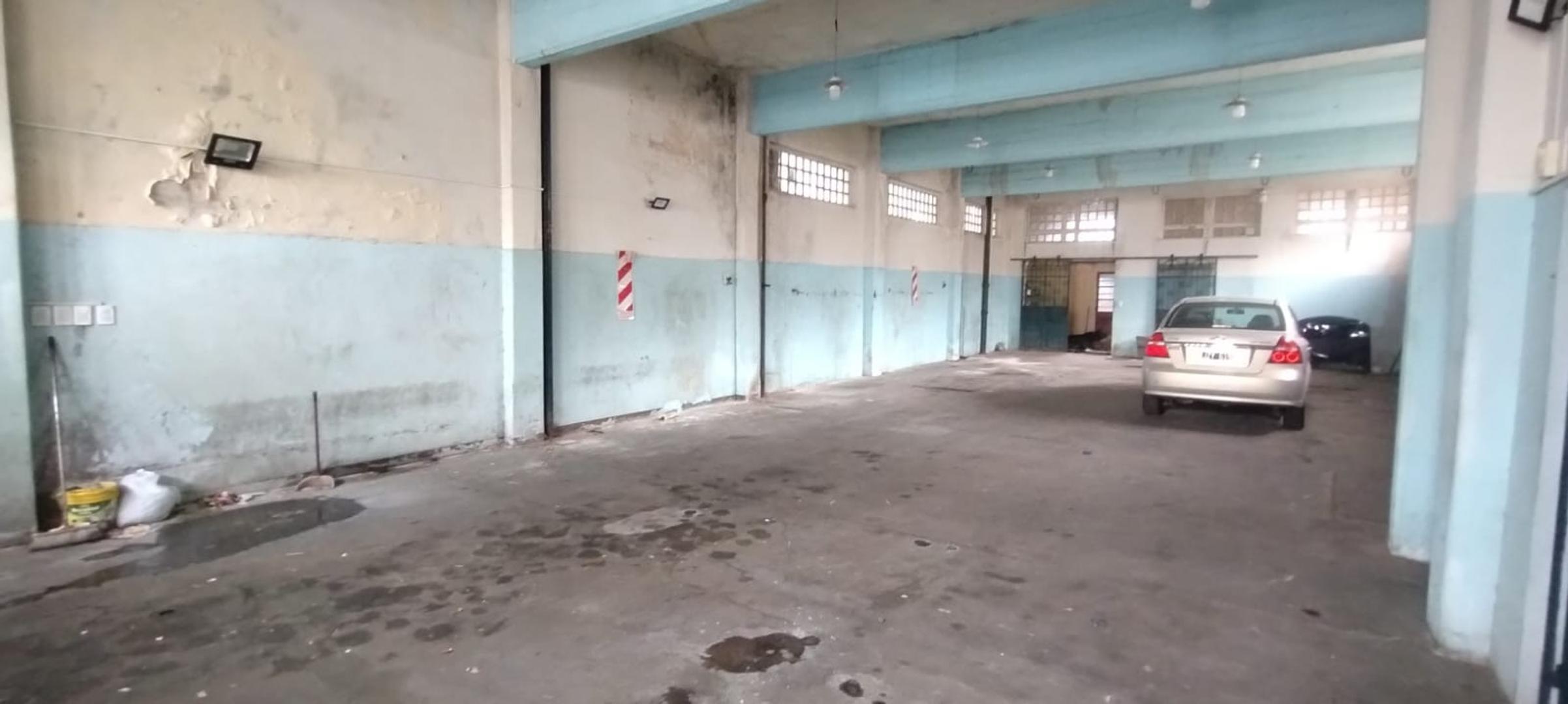 GALPON EN PH SOBRE LOTE DE 8.66 X 27 - CON ENTRADA p/ CAMION