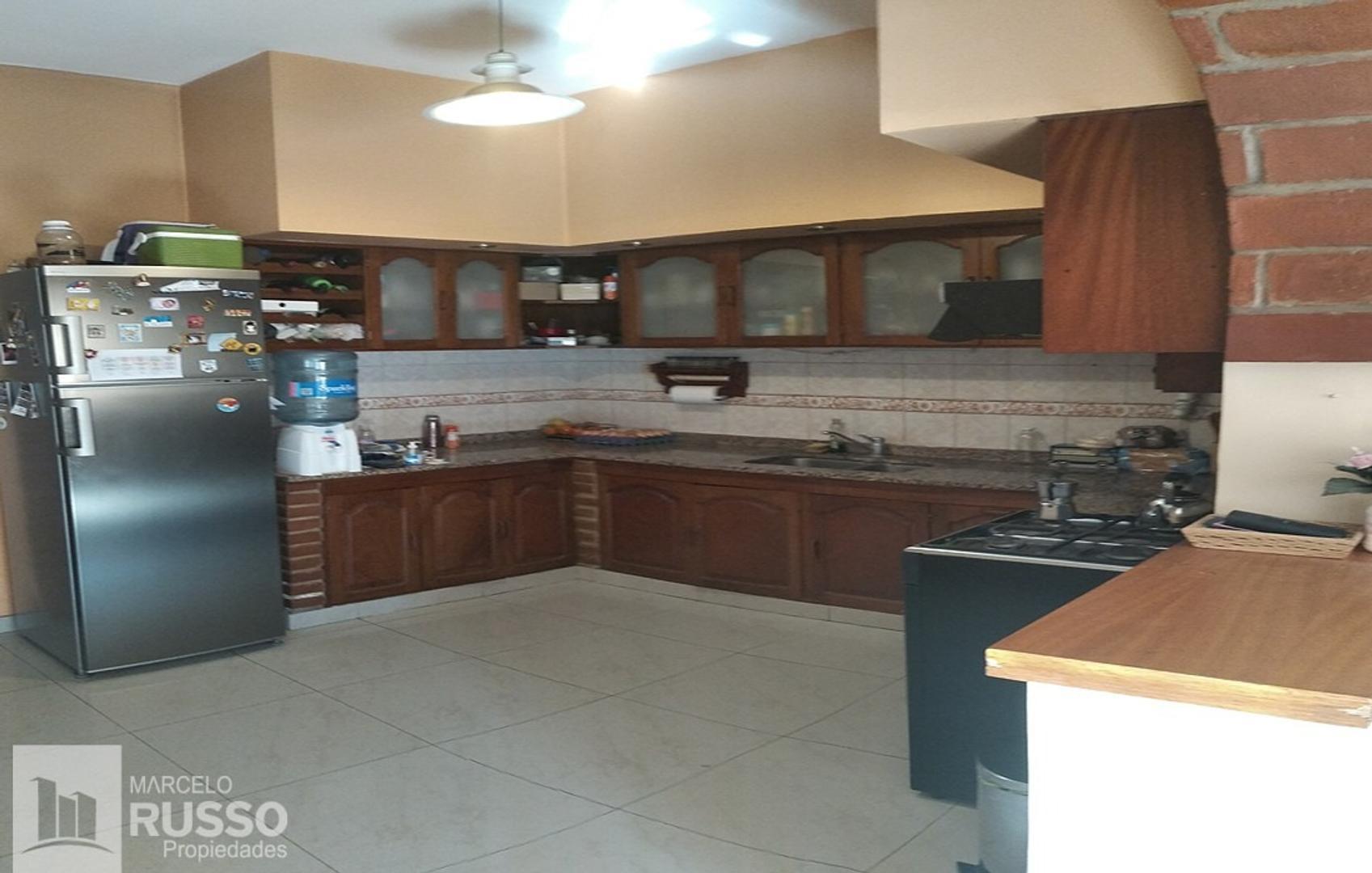 IMPECABLE CHALET 4 AMBIENTES