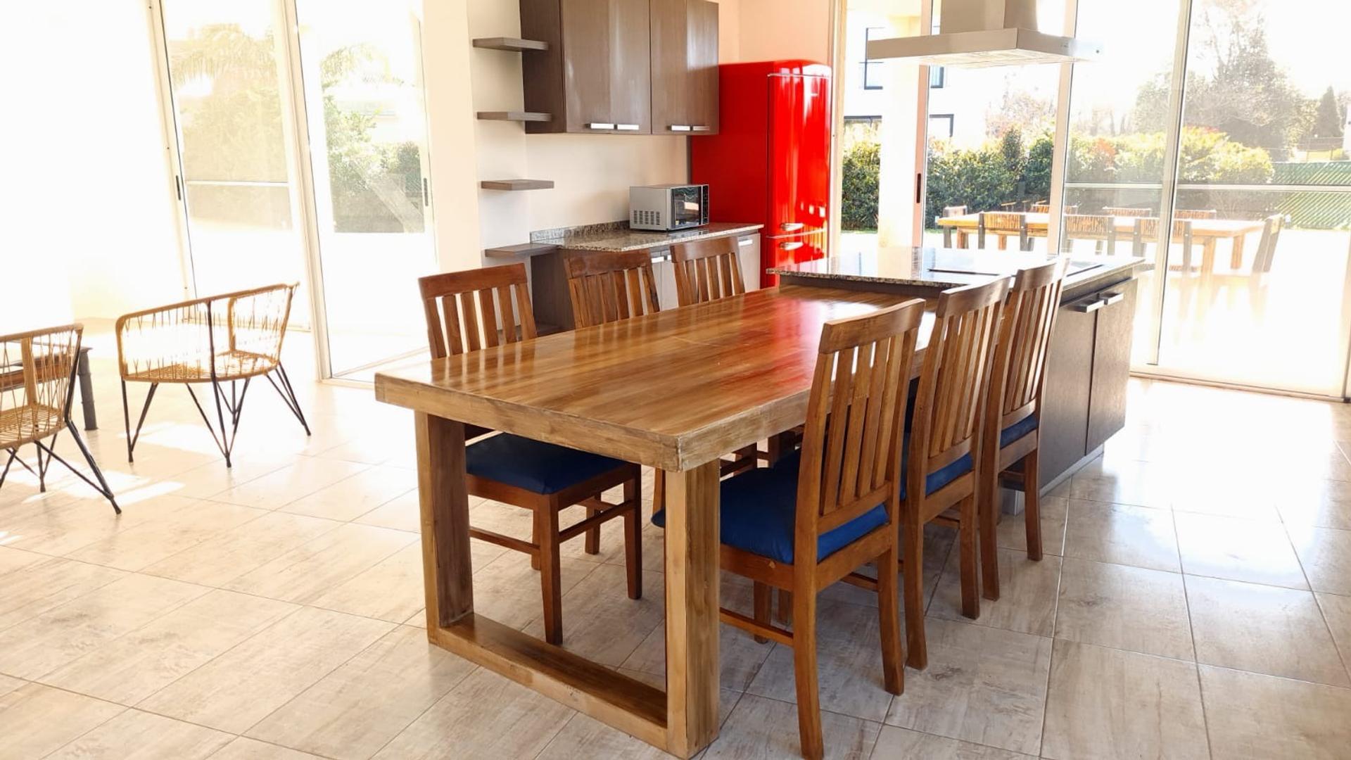 Casa en Alquiler Temporal de 4 dormitorios