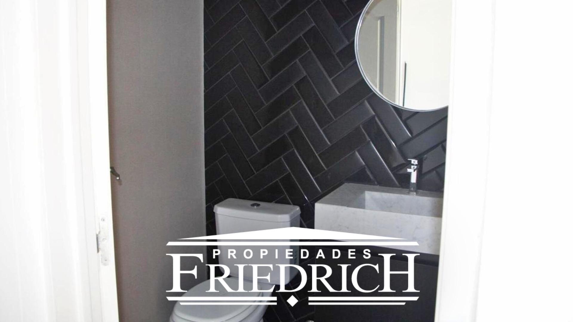 Casa en Venta en Barrio Privado Astorga, USD 370.000