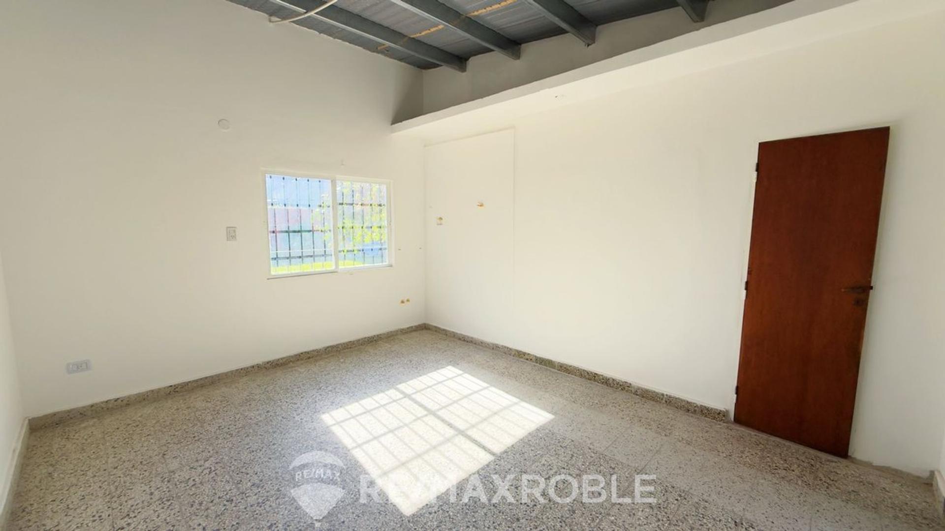 CASA EN VENTA LOS HORNOS RECICLADA 2 DORMITORIOS