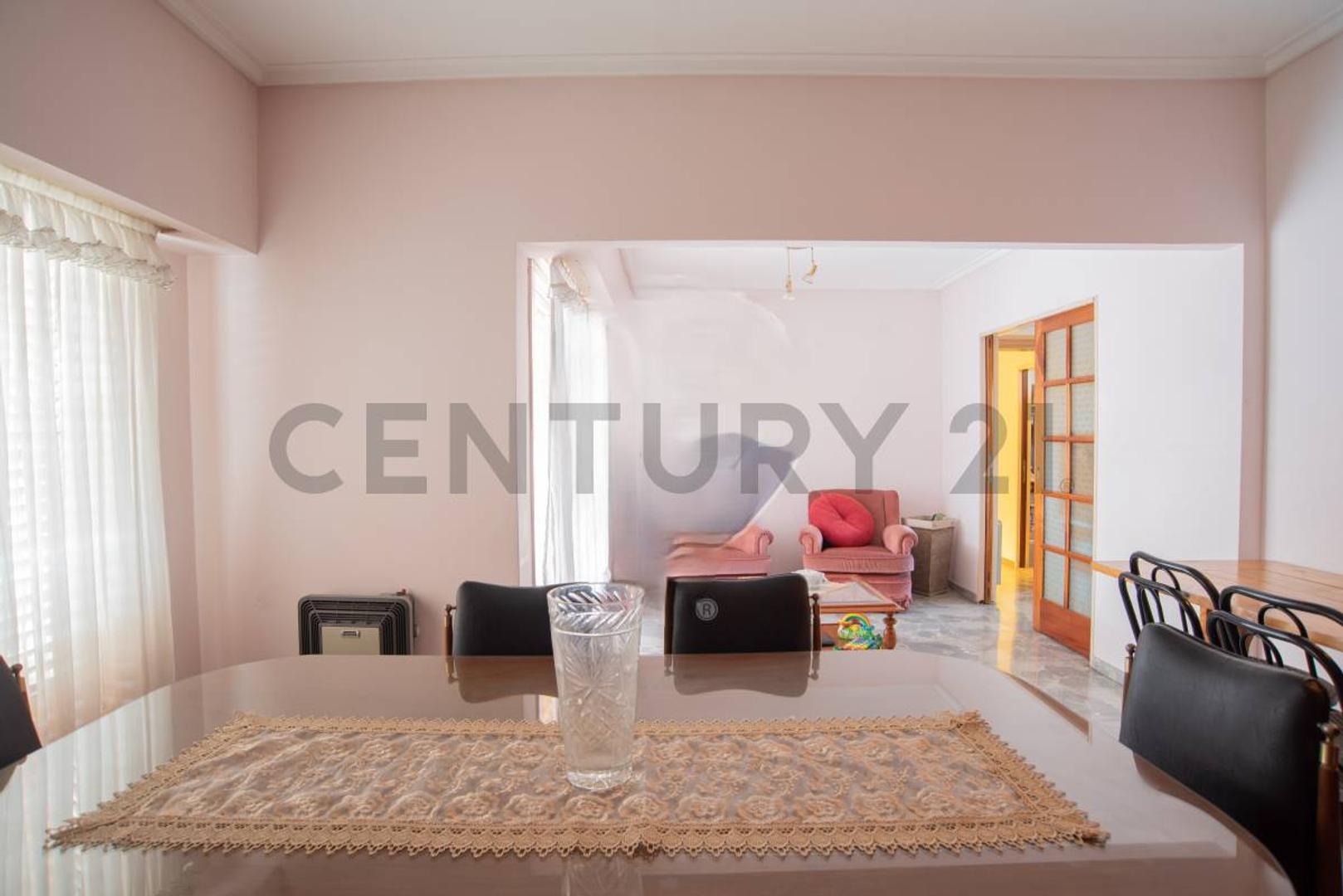 VENTA CASA 4 AMB. EN EL PALOMAR CALLE CHUBUT