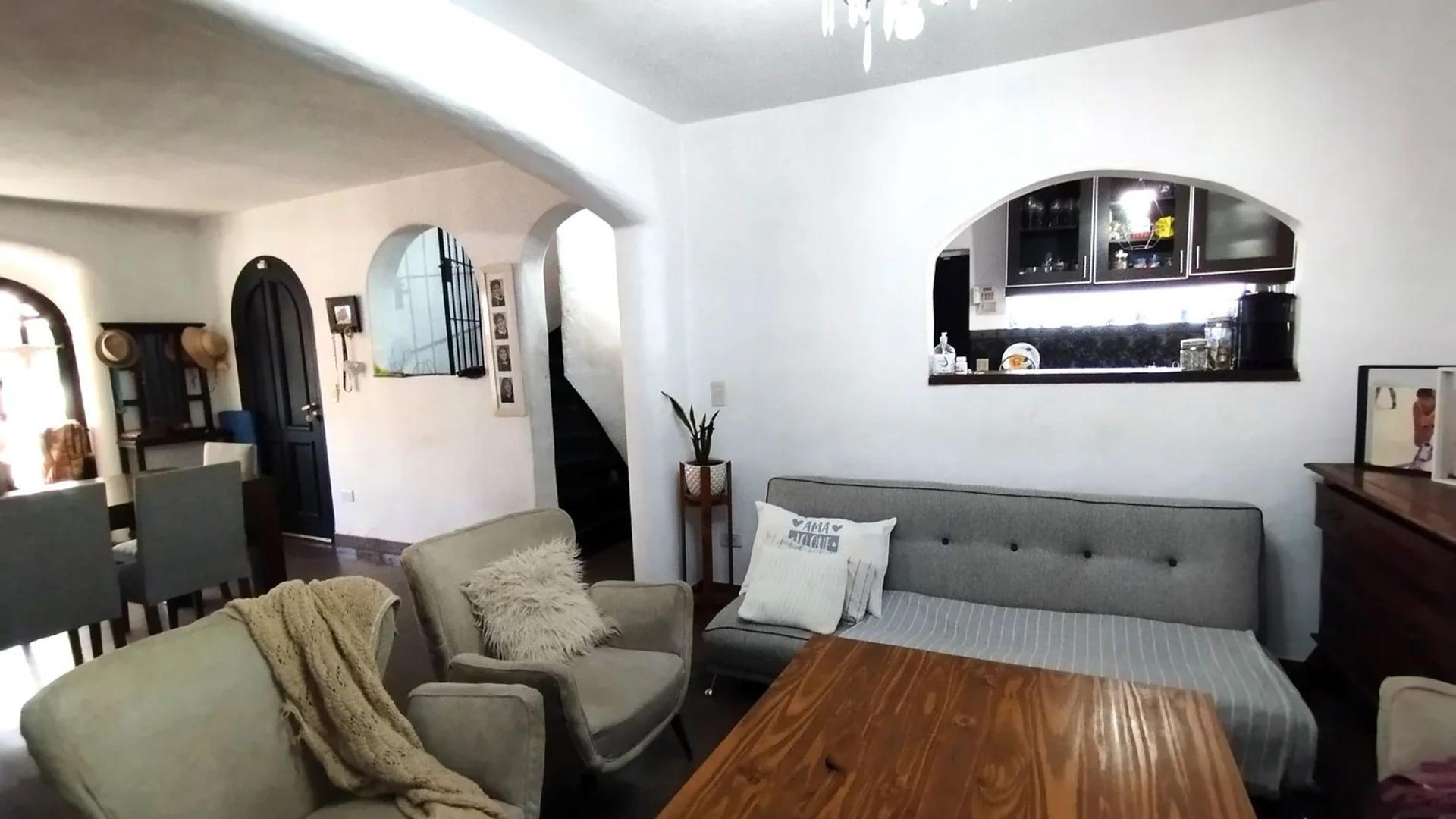 Casa en Venta con 1 cochera