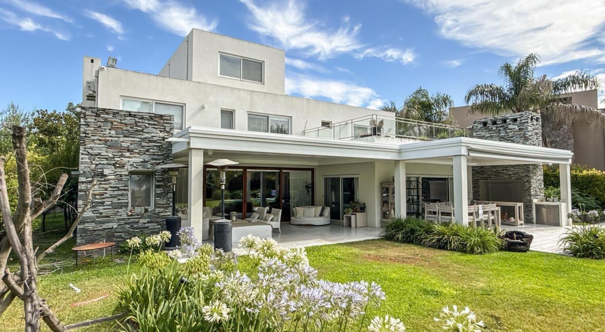 Exclusiva Casa en Ayres del Pilar