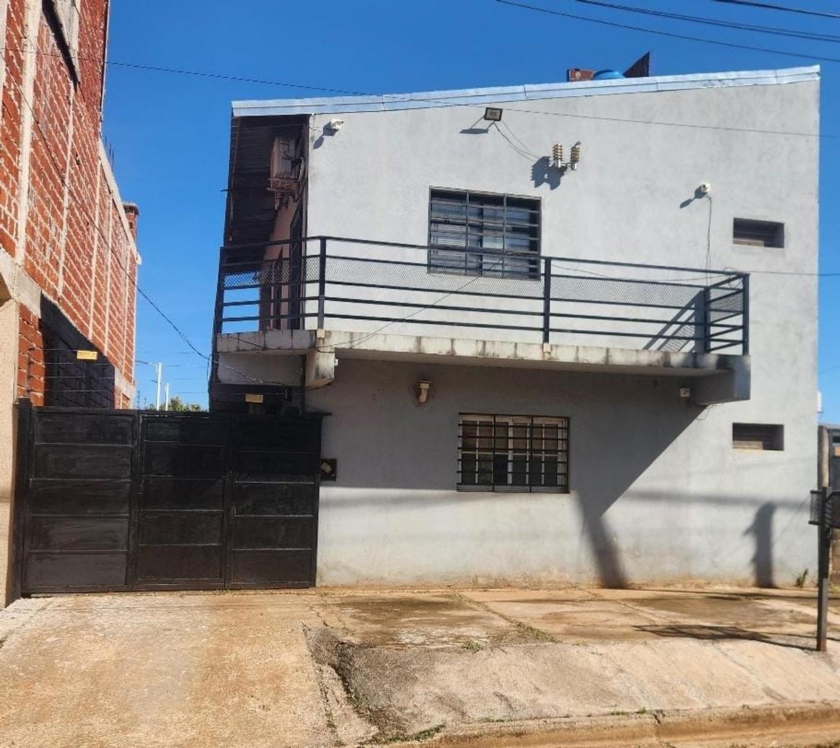 CASA 3 DORM AMOBLADA CON PATIO y COCHERA MÚLTIPLE – M. LANÚS