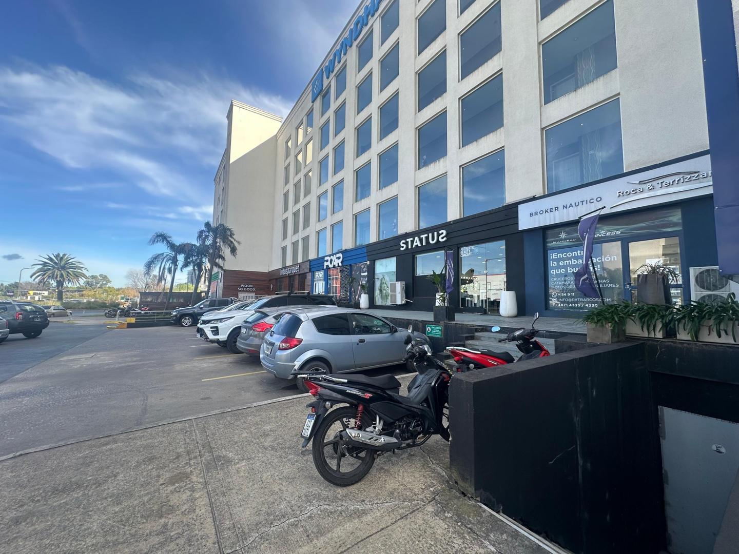 Avenida Del Puerto Jc4332 200