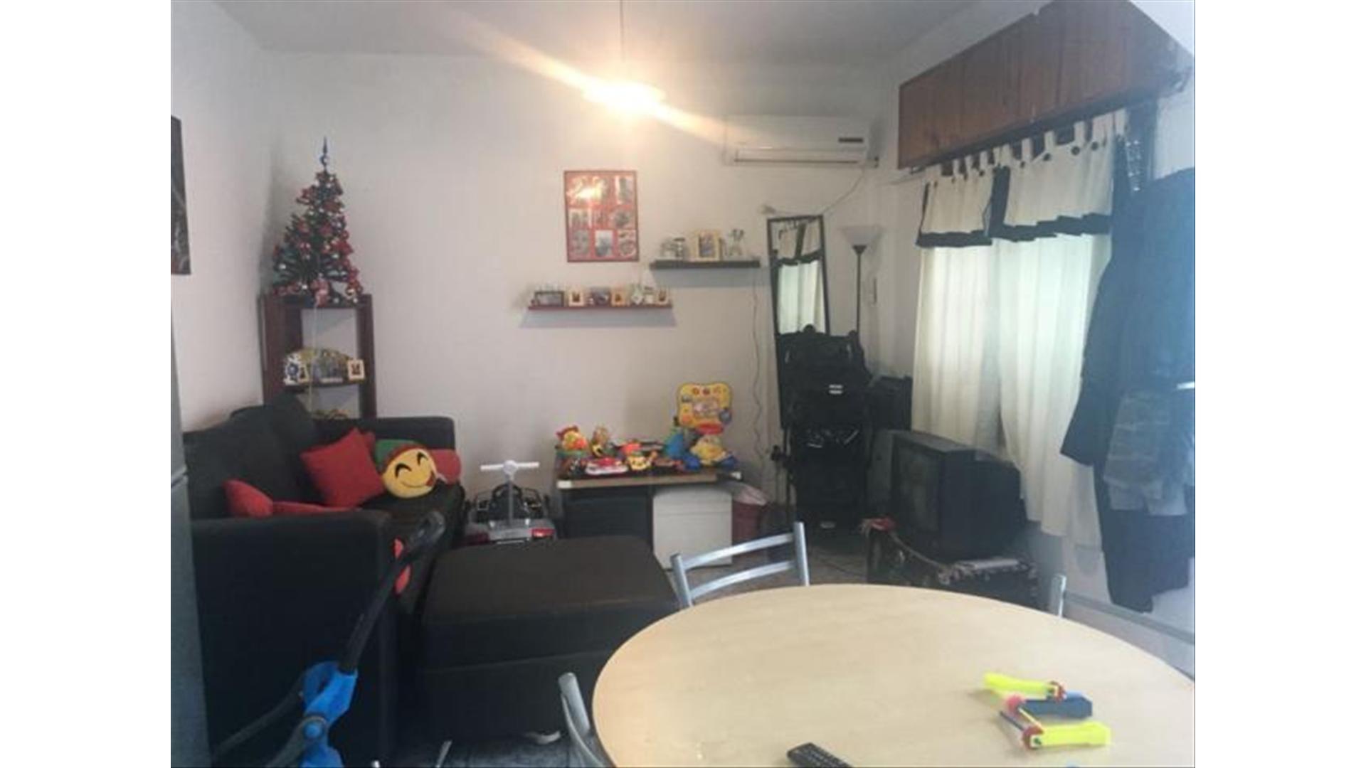 Depto Tipo Casa en Venta de 2 ambientes