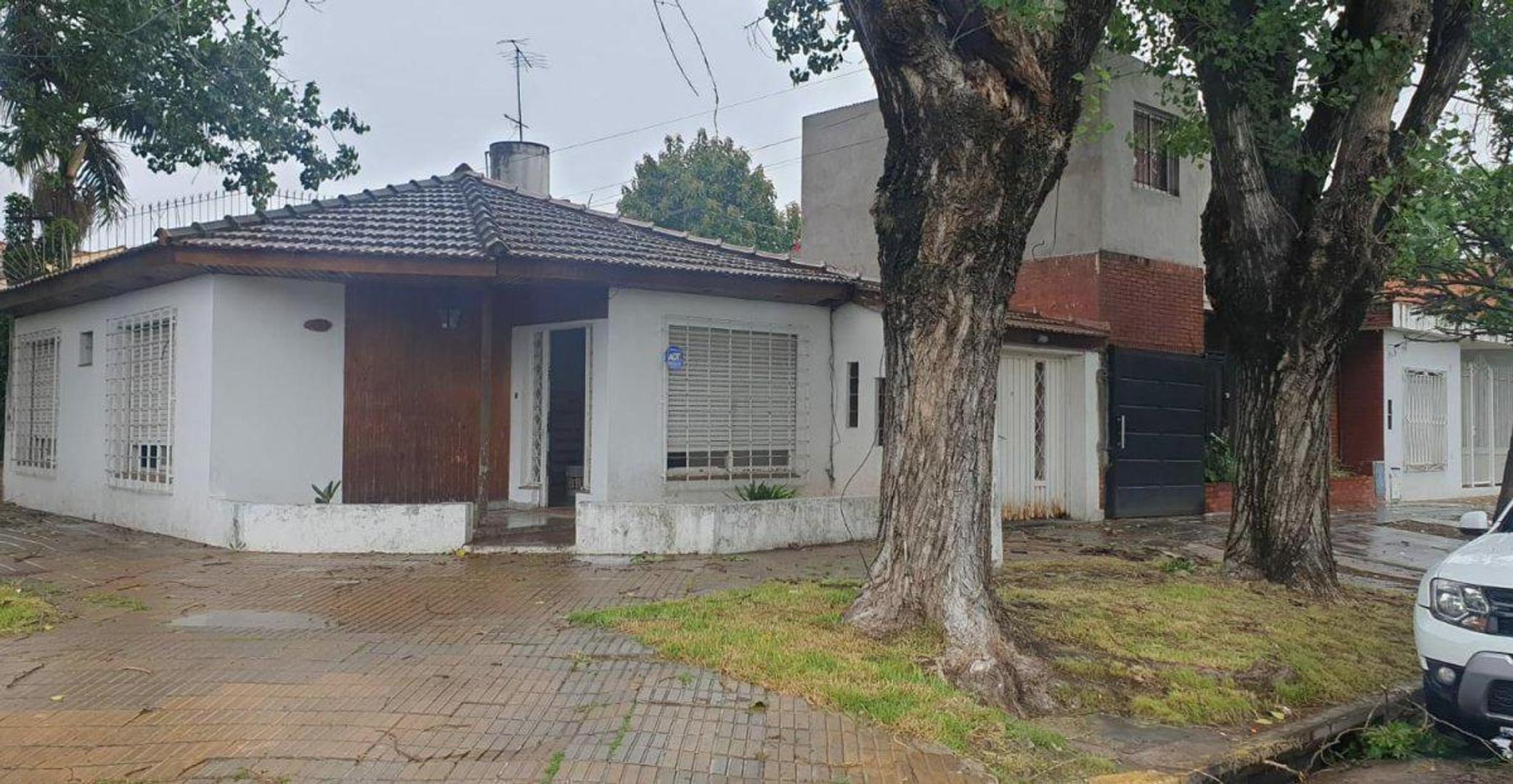 Maestra Catalina Rodriguez  802 Lomas De Zamora