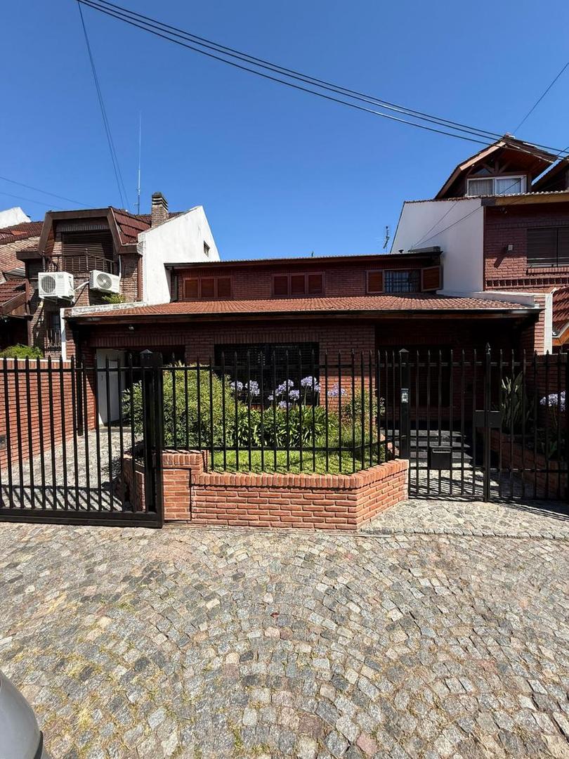 Alquiler Casa chalet 5 ambientes jardin garage