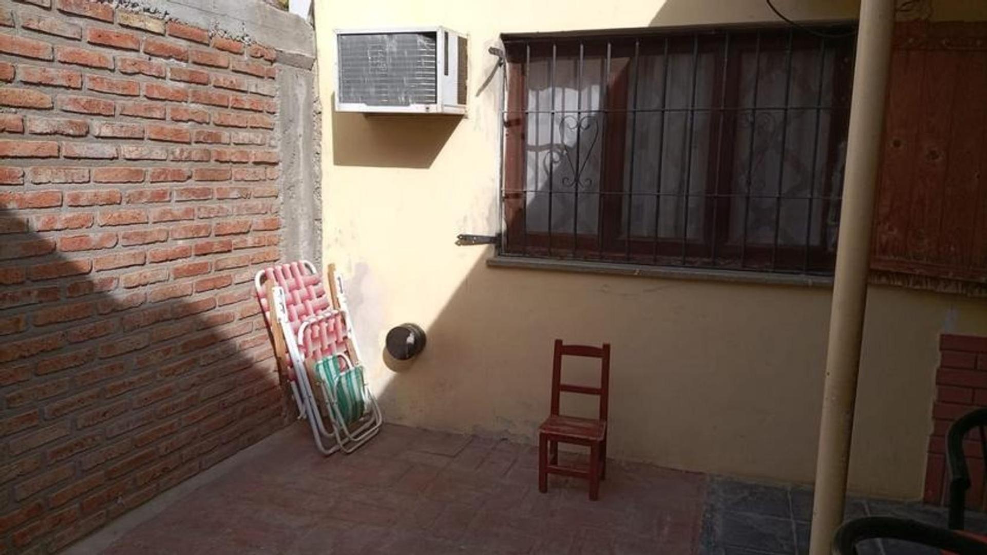 Casa 4 ambientes con 1 baño