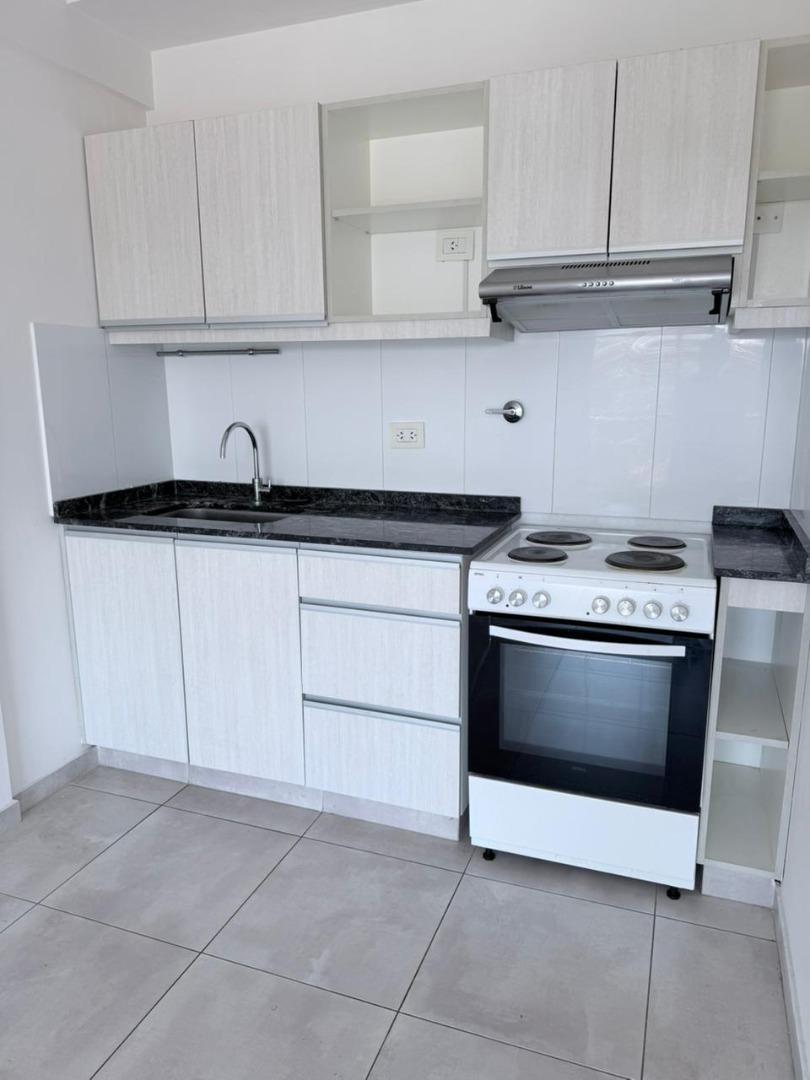 Departamento en Alquiler en Villa Luzuriaga, $ 460.000