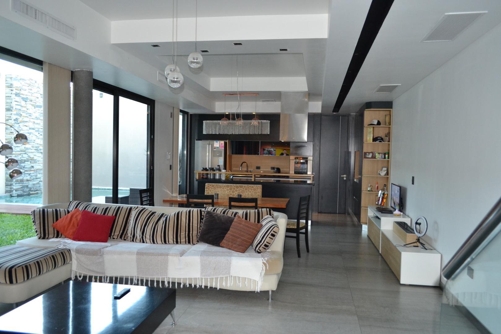 Casa única en la zona - Excelente calidad constructiva