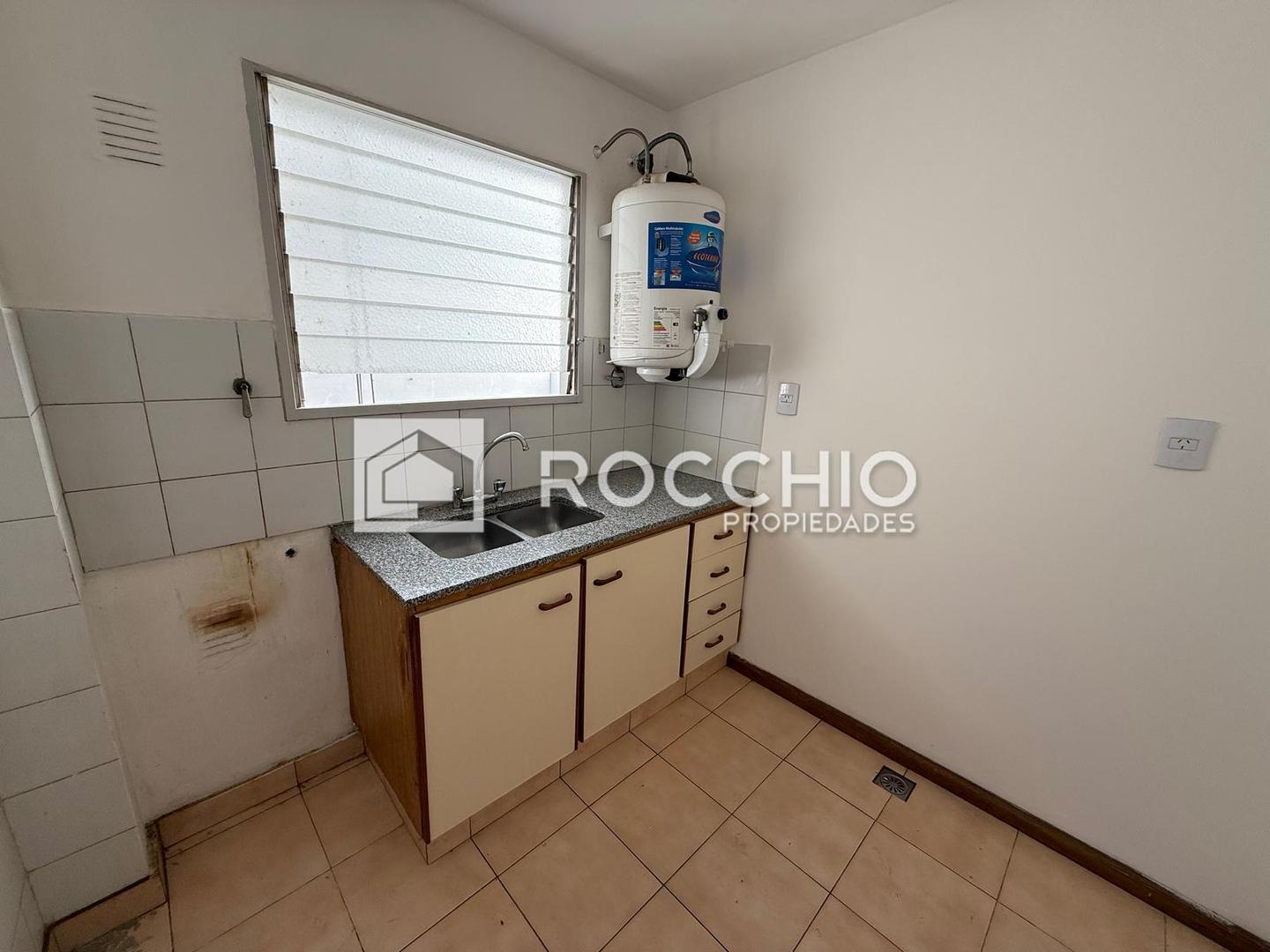 Departamento en Alquiler en Villa Ballester, $ 700.000