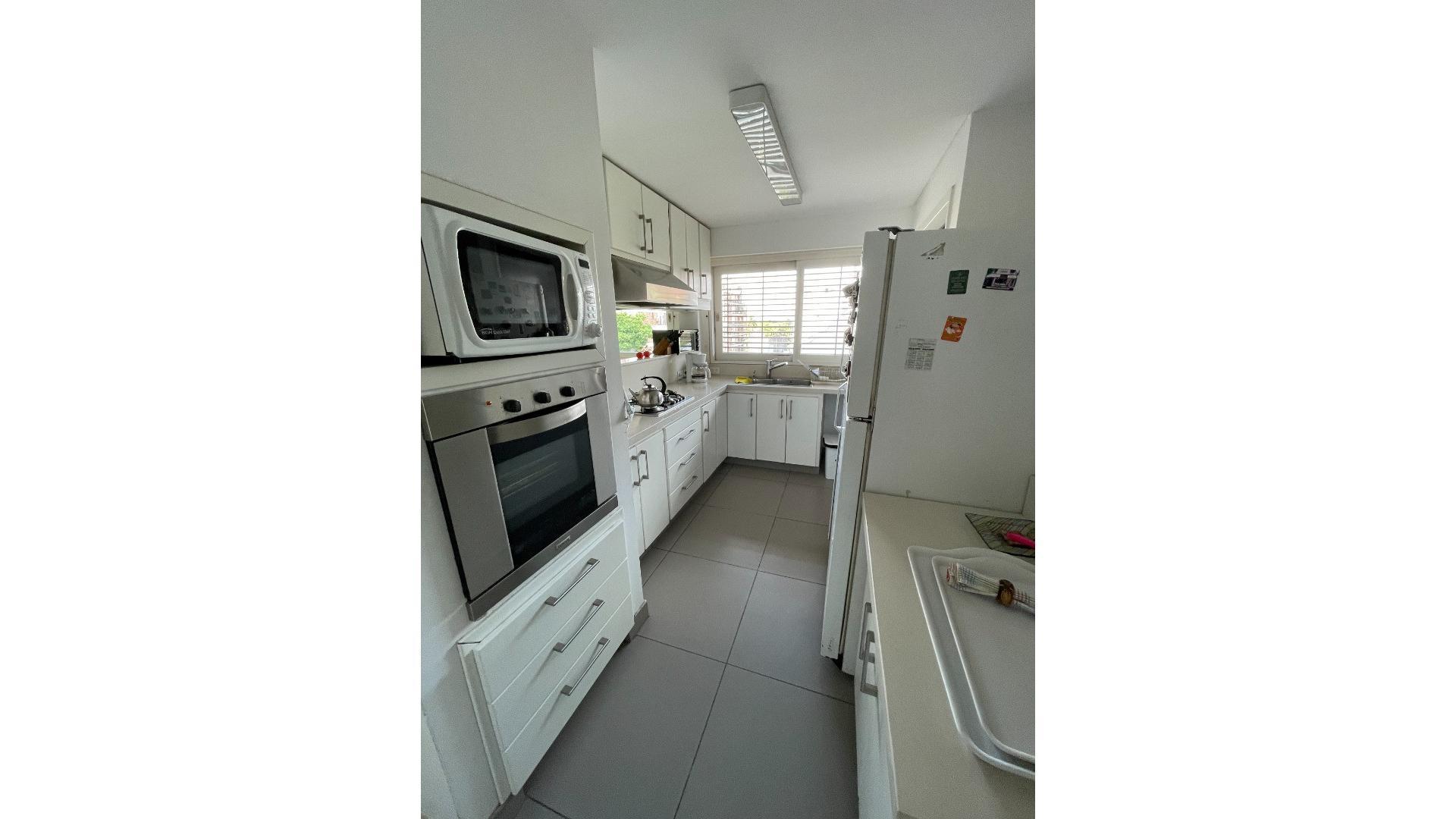 Departamento 4 ambientes con 4 baños