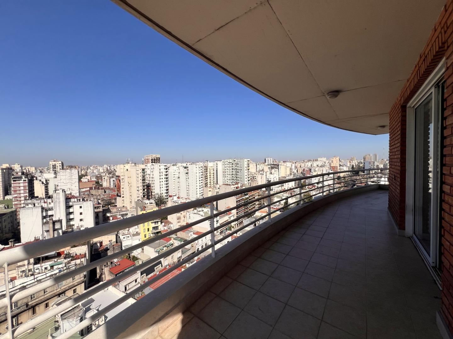 Departamento 4 ambientes con 3 baños