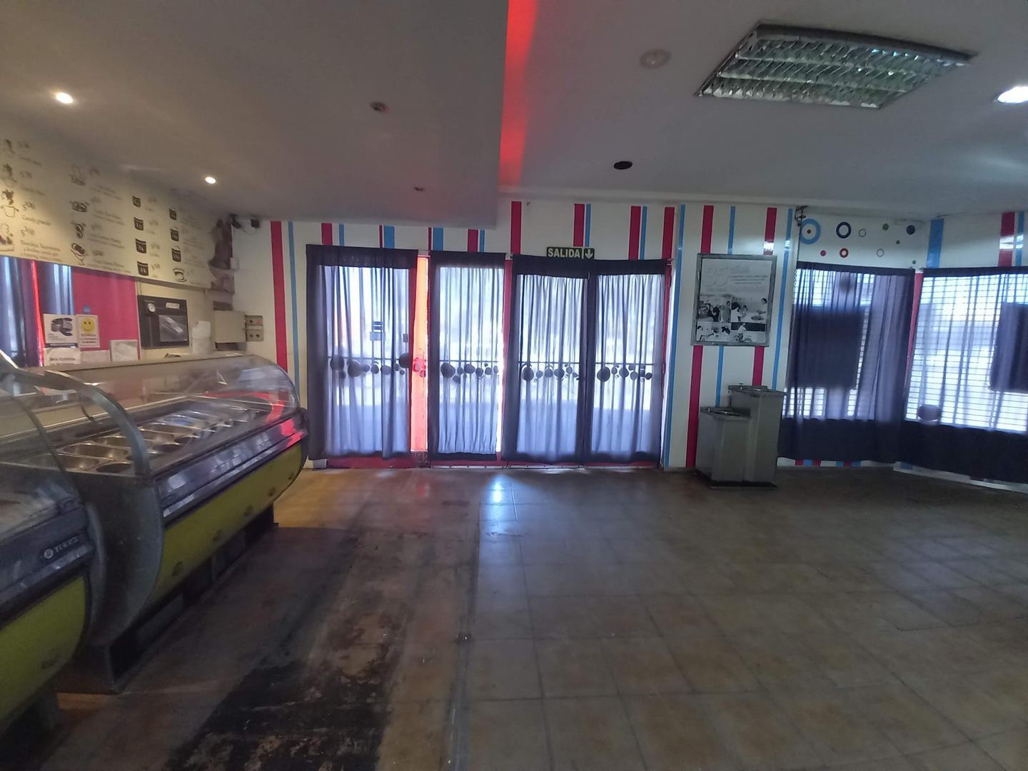 Local en Venta 30 años