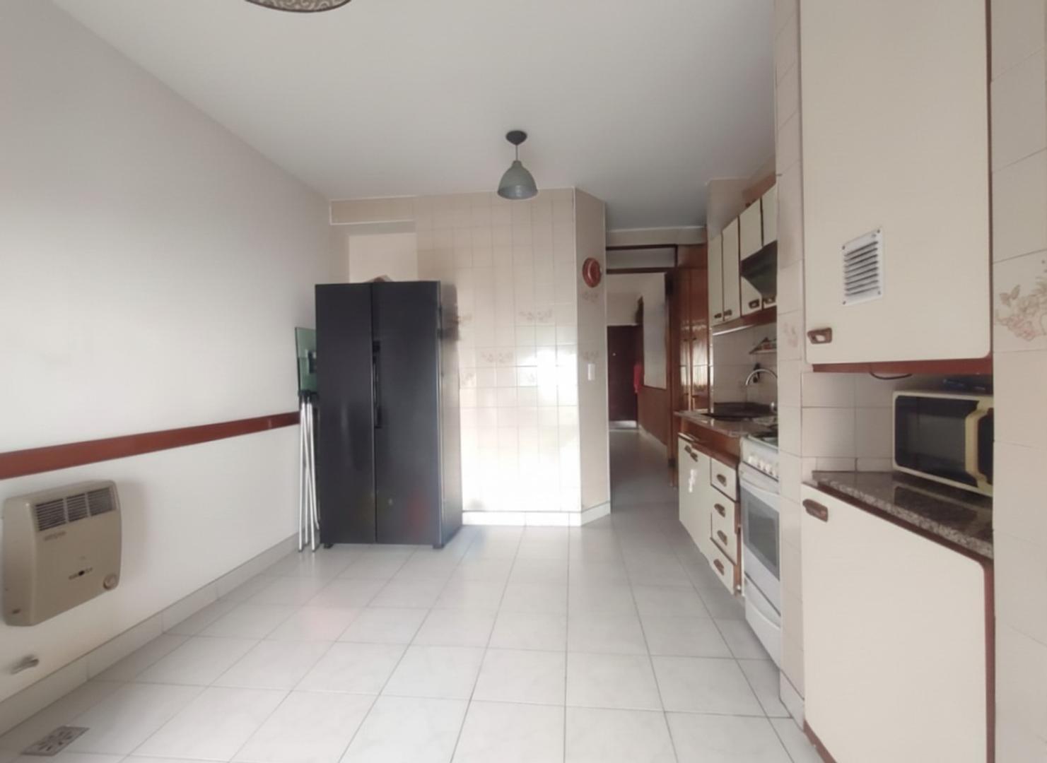 Depto Tipo Casa en Alquiler con 1 cocheras