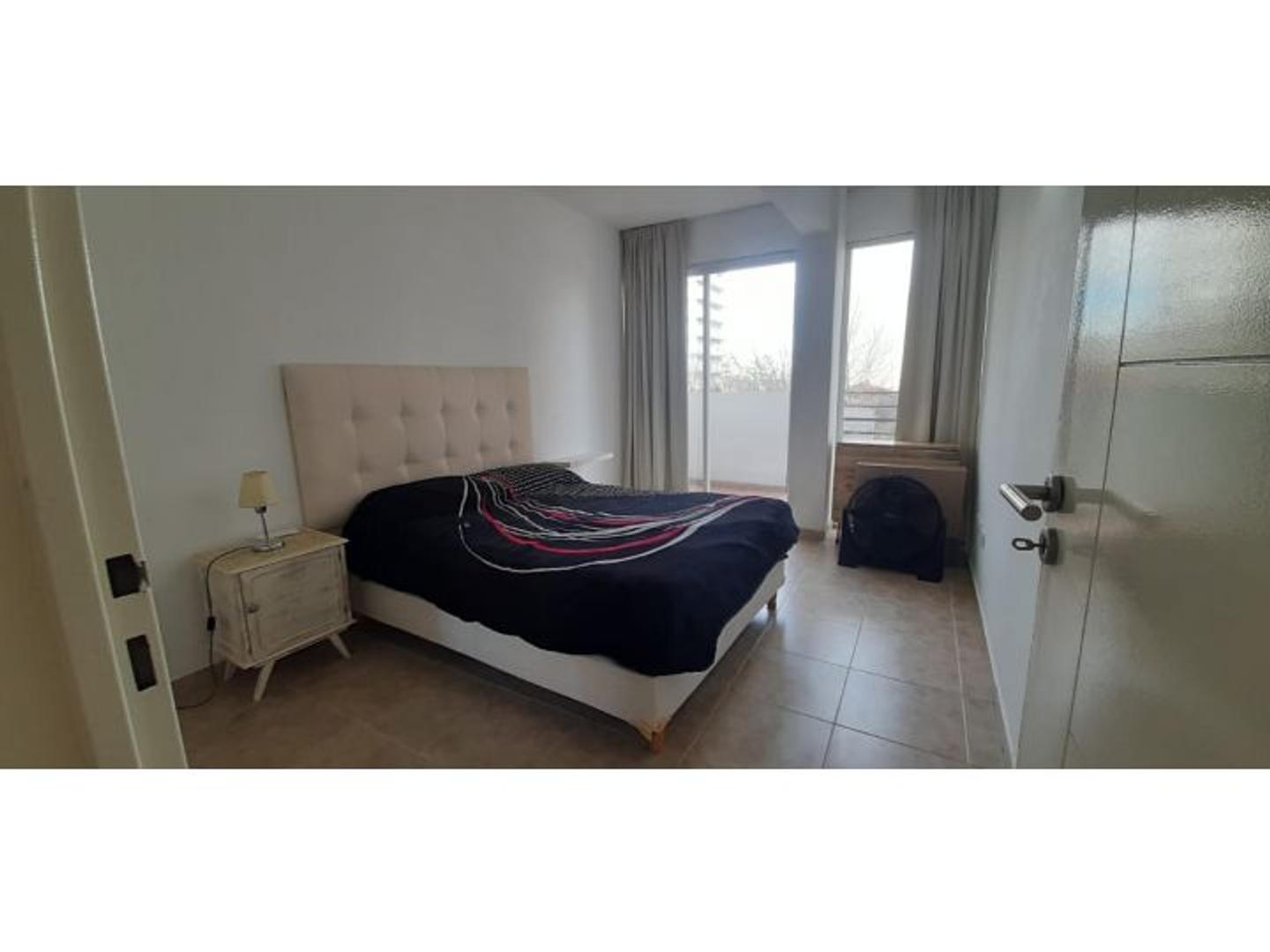 Venta departamento 2 ambientes Miramar con balcón