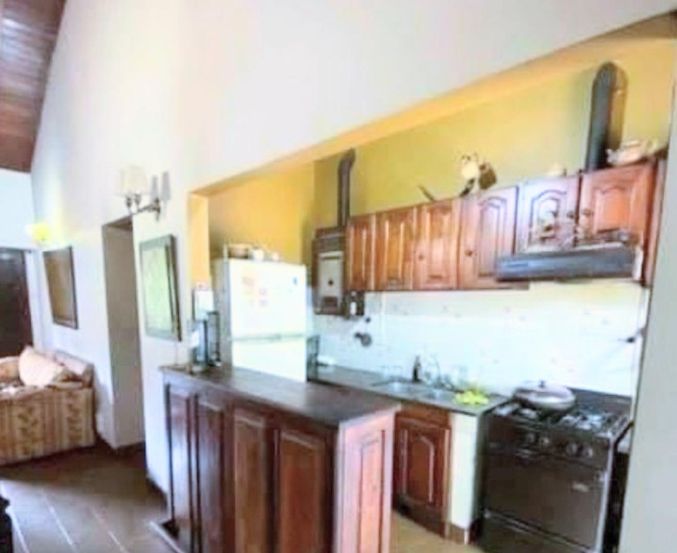 Casa 5 ambientes con 2 baños