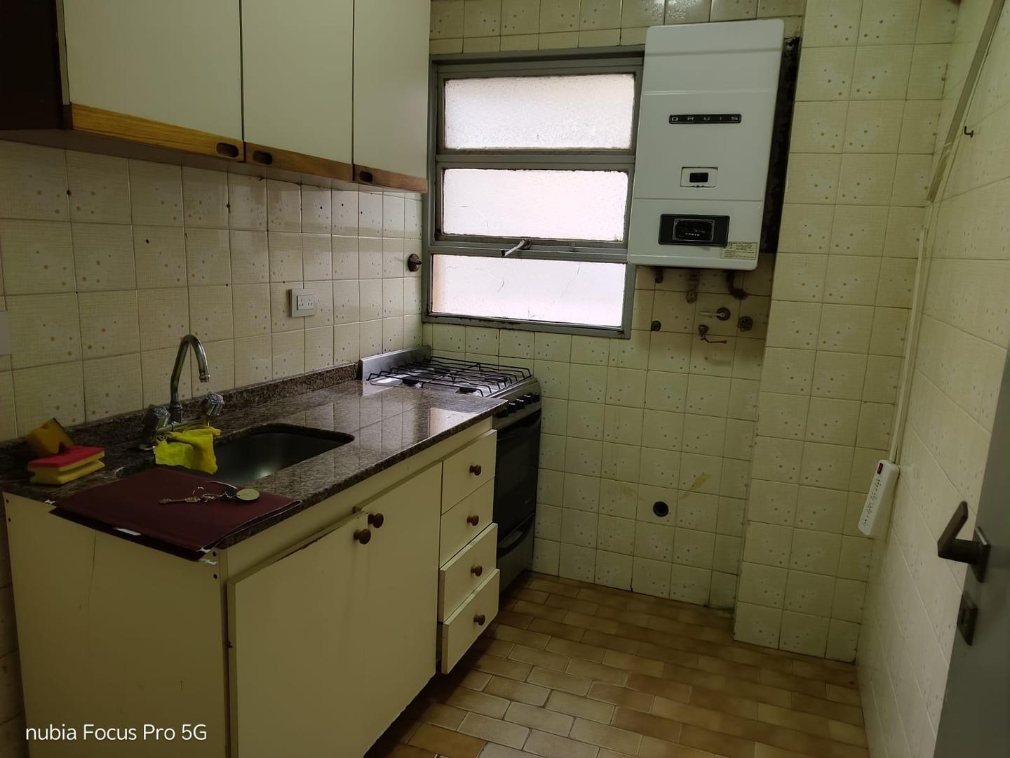 2 AMBIENTES  AL FRENTE LUMINOSO