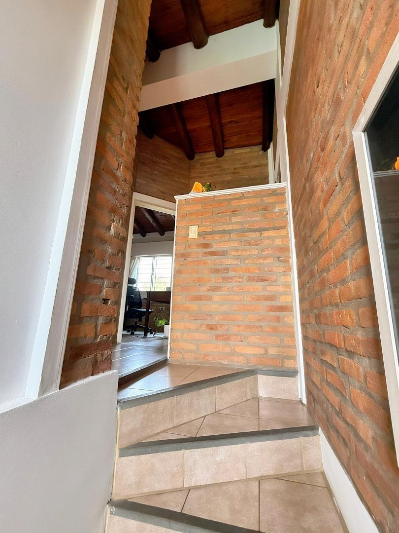 Próximo a terminal de ómnibus y parque San Carlos