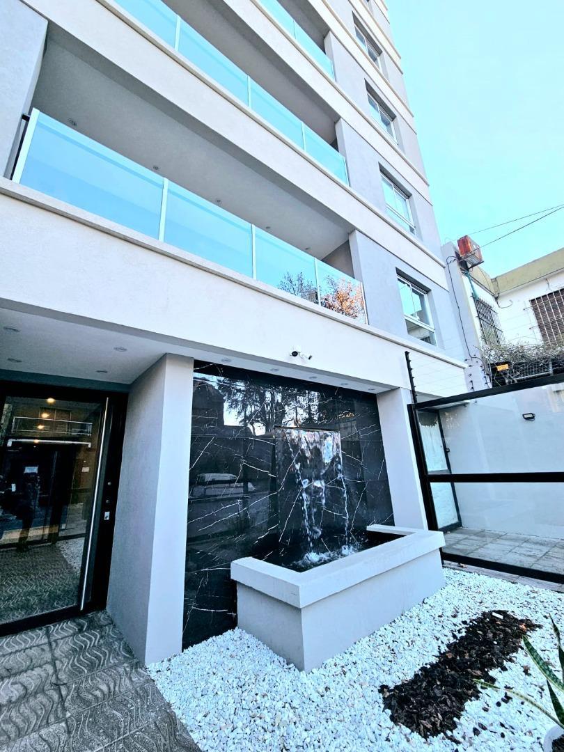 PISO 4 AMBIENTES  CON COCHERA Y TERRAZA PROPIA