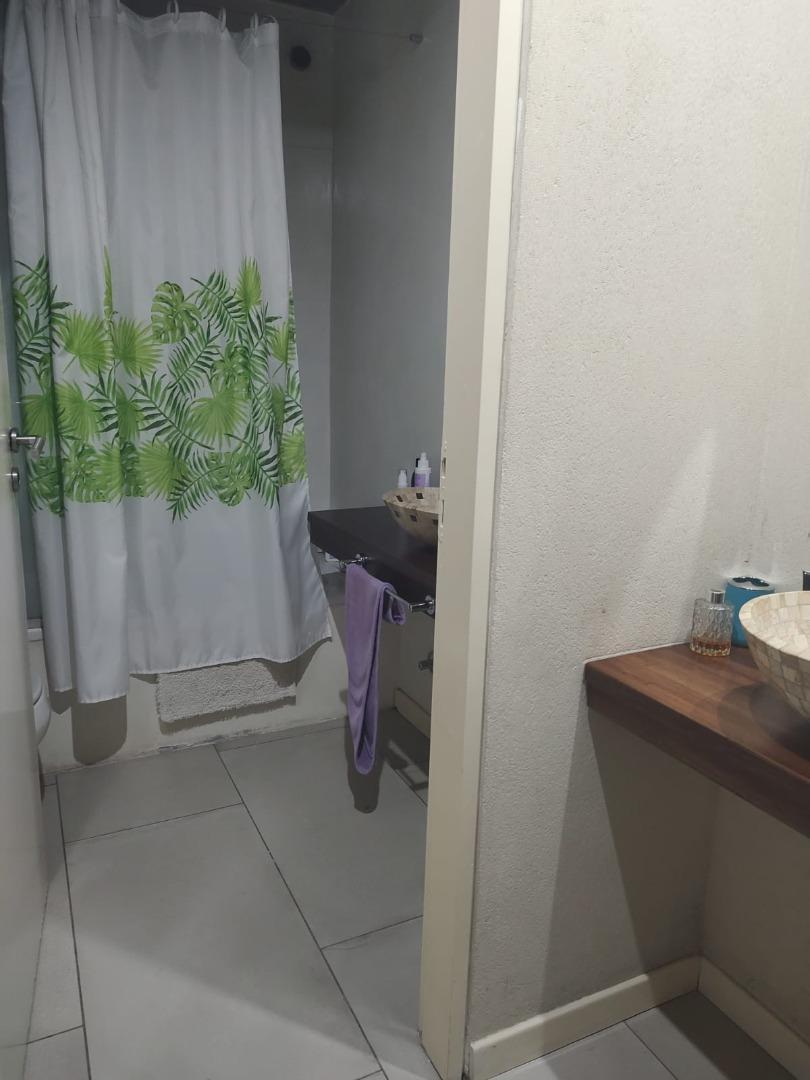 Casa en Alquiler con 1 cochera