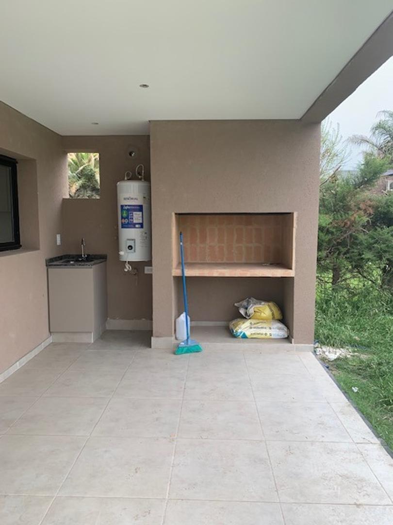 Casa en Venta con 1 cochera
