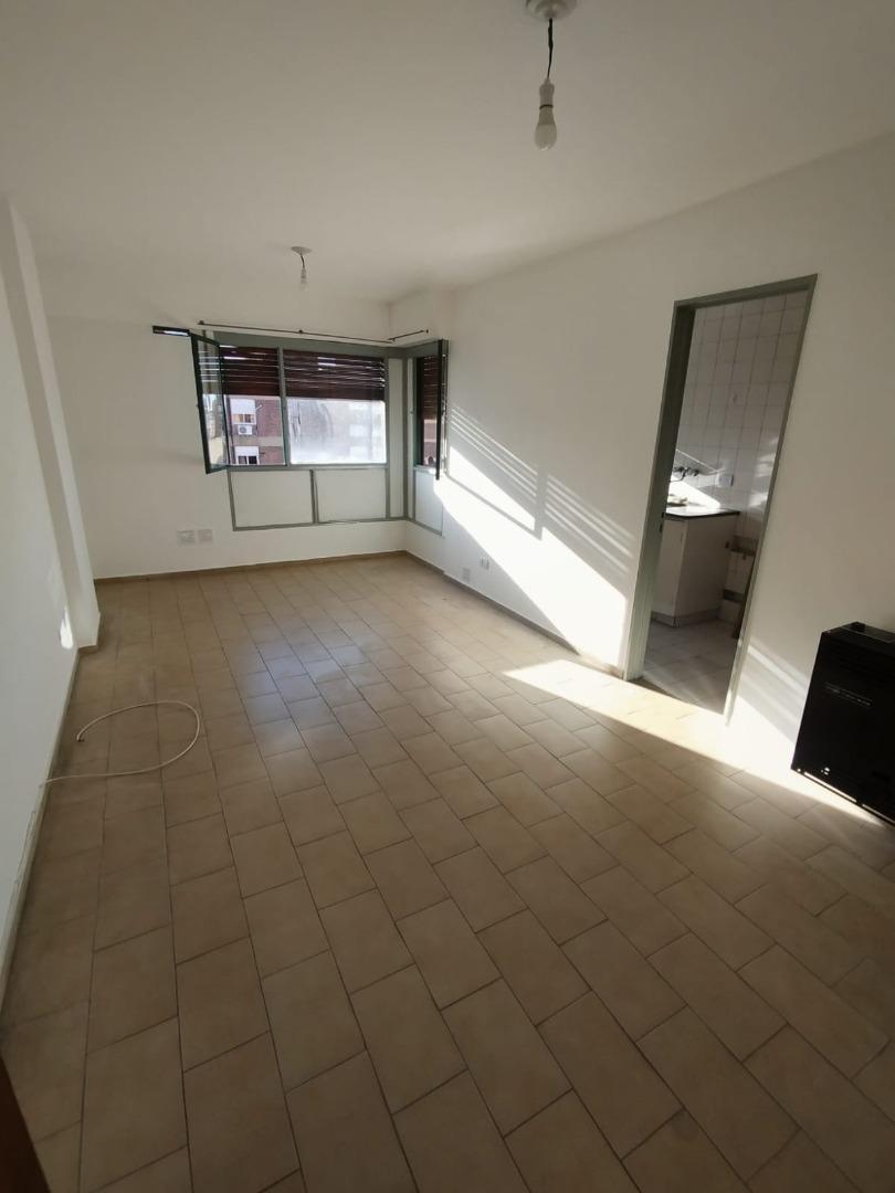 Ambrosio Olmos 600, Piso 11