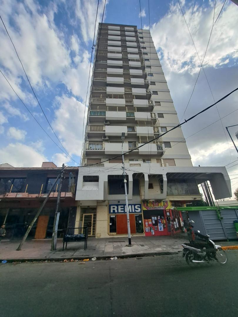 DEPARTAMENTO DE 2 AMB EN EXCELENTE ESTADO 