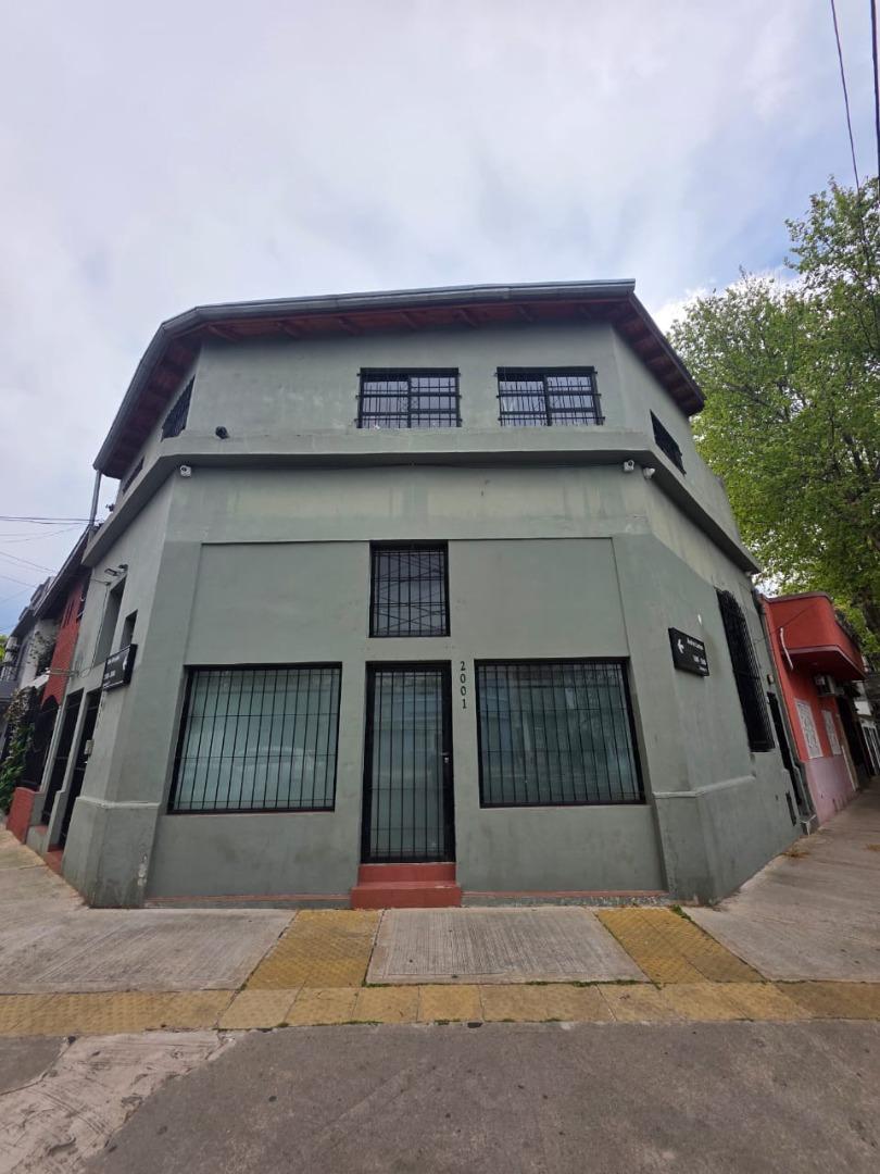 Local 36m2 en esquina sin expensas a mts avda