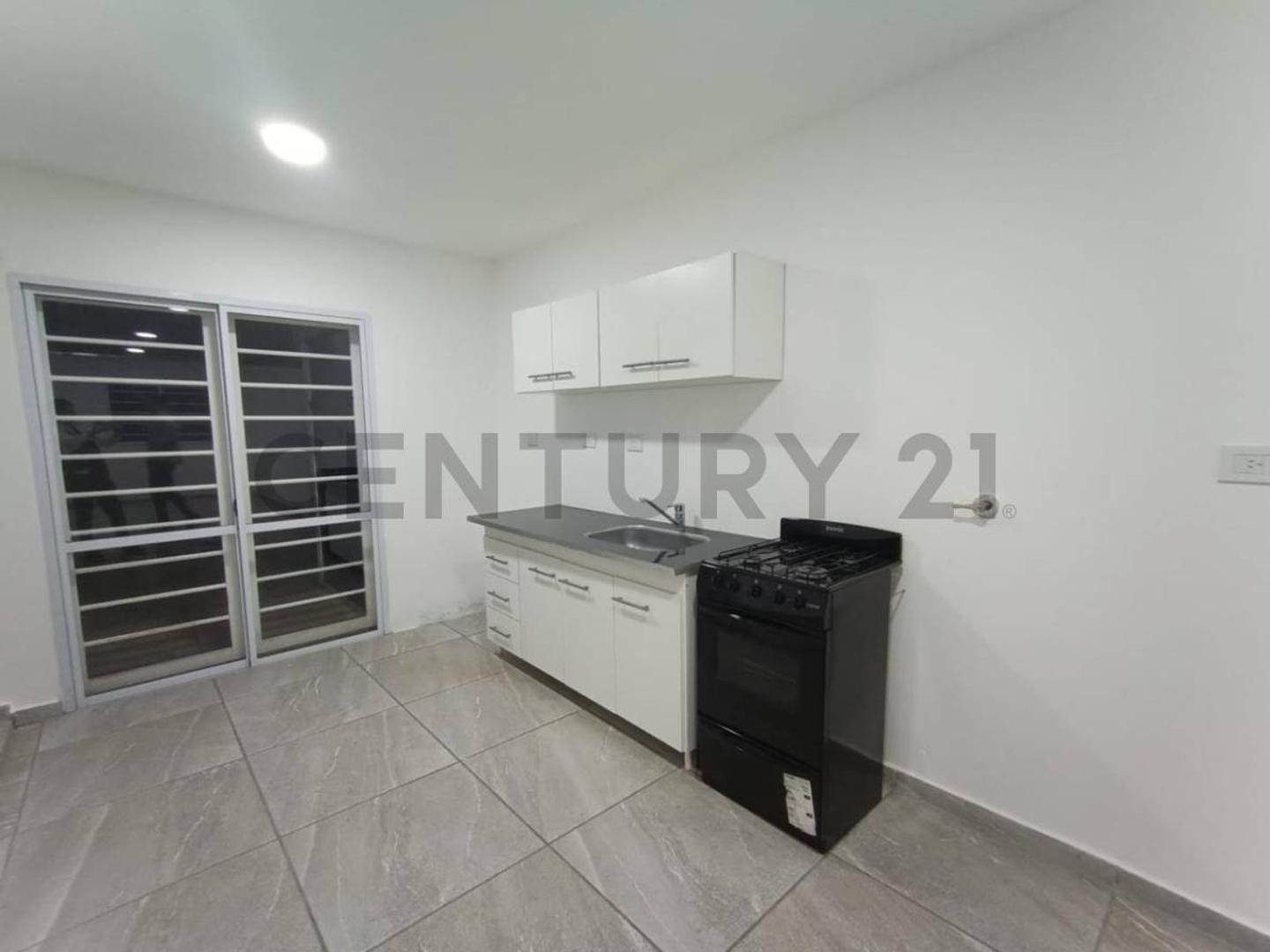 Casa en Alquiler con 1 cochera