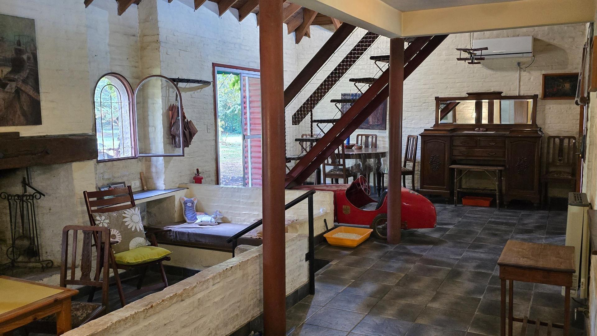 Casa 4 ambientes con 2 baños